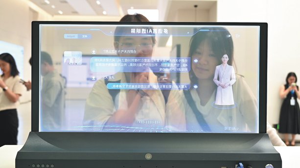 贵州省铜仁市人大常委会原党组书记胡洪